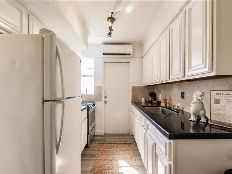 Deco Bungalow 1Block From Beach With Parking Miami Beach Bagian luar foto